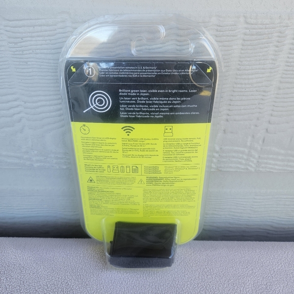 Logitech R800 Laser Presentation Remote PowerPoint Clicker Green Laser Timer - Picture 2 of 6